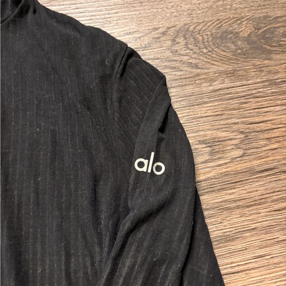 ALO Yoga Black Long Sleeve Top - Picture 4 of 4